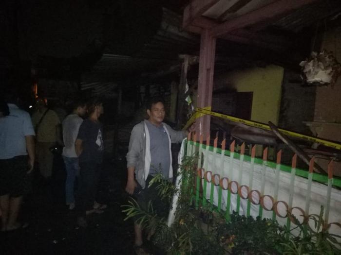 Listrik Diputus PLN, Lilin Hanguskan Tiga Rumah di Jalan Bahagia