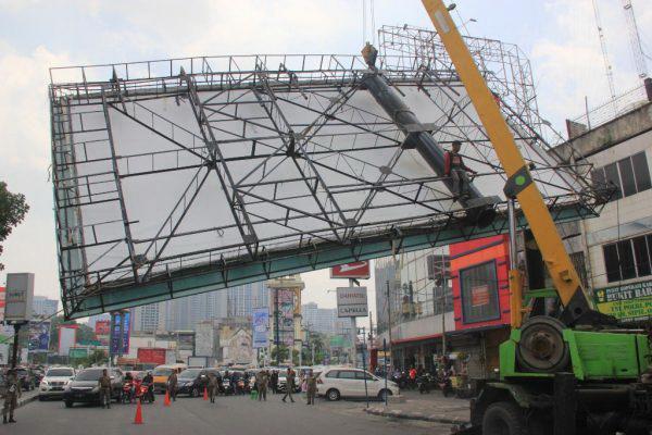 Pemko Medan Siapkan Perwal Baru Larangan Reklame Berdiri di Trotoar
