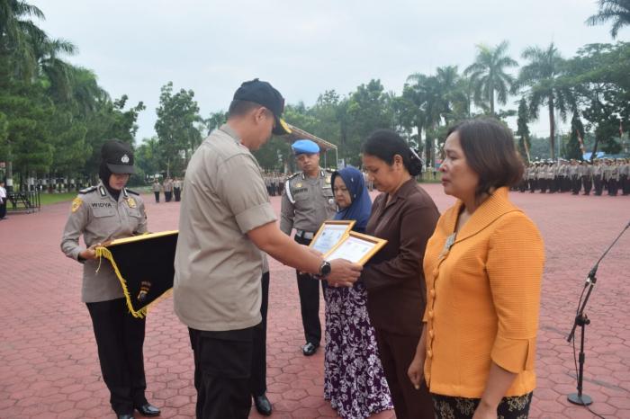 Tiga Personel Poldasu Peroleh Pangkat Luar Biasa Anumerta 