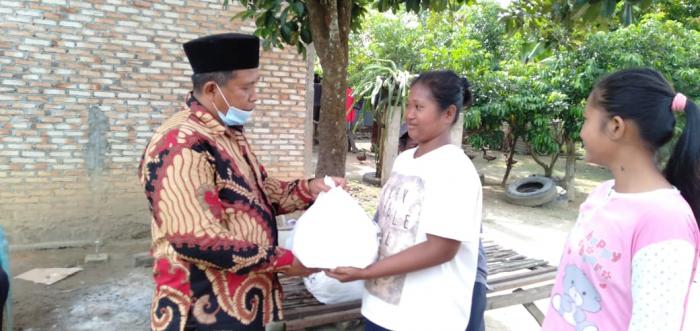 Bupati Labuhanbatu Mendadak Bantu Keluarga Suminem Warga Kampung Songo