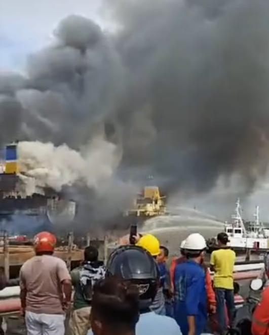 Kapal Tanker MT Jag Leela Terbakar di Belawan, 1 Tewas, 22 Terluka