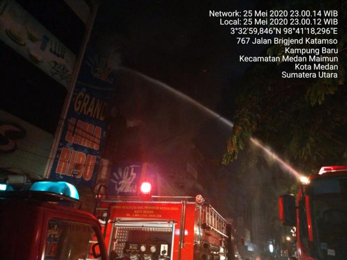 Toko Serba Lima Ribu Kampung Baru Terbakar