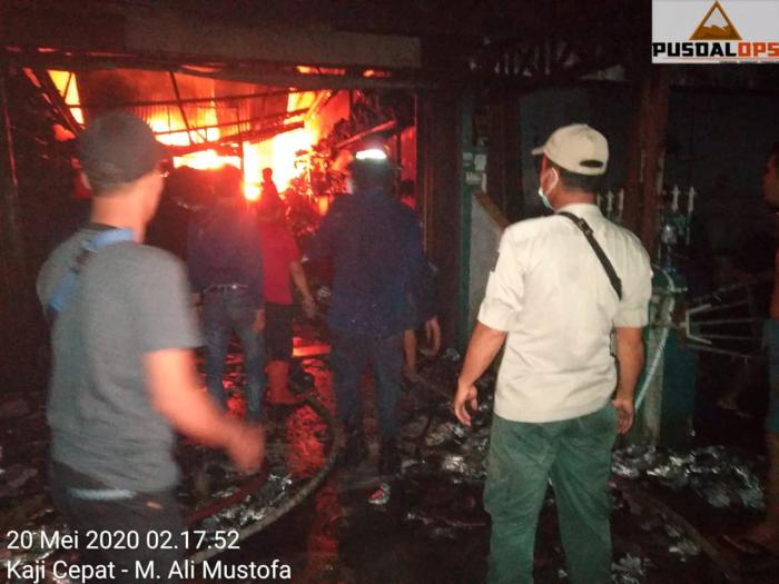 8 Unit Rumah di Jalan Seto AR Hakim Terbakar 