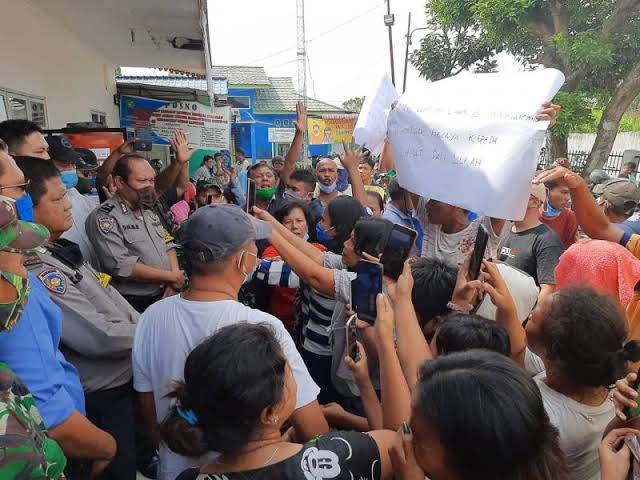 Tolak Pemilihan Kepling Terpilih, Warga Demo ke Kantor Camat Belawan