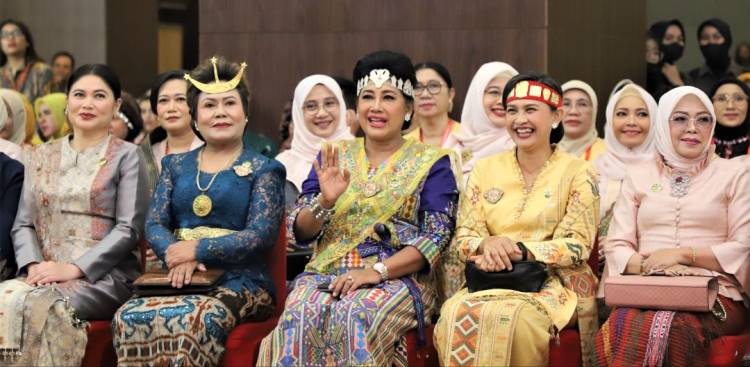 120 Hasil Karya Seniman Se- Indonsia Di Tampilkan Pada Hut Dekarnas Ke - 43