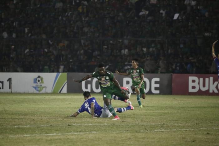 Memalukan, PSMS "Dipermak" Persib 3-0