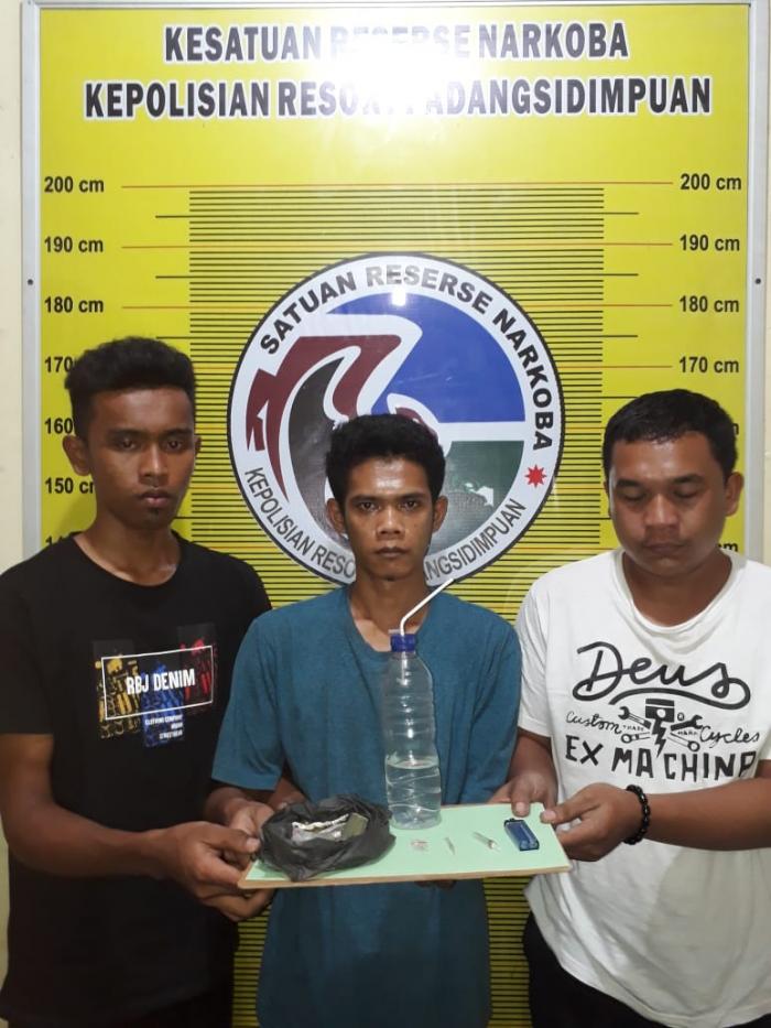 Tiga Pemakai Sabu Ditangkap di Kamar Mayat  