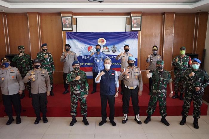 Alumni AKABRI 1989 Serahkan 500 Paket Sembako