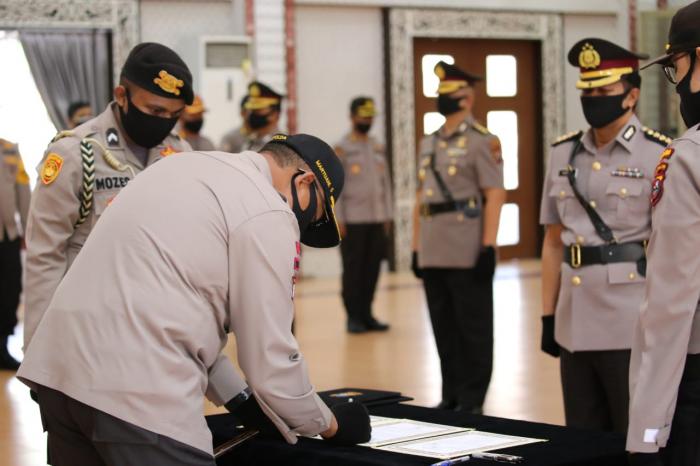 Jabatan Irwasda dan Dirlantas Polda Sumut Diserahterimakan