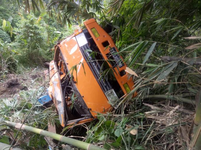 Truk Terjun ke Jurang di Sibolangit
