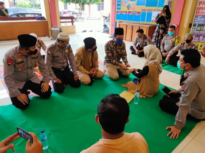 Tersangka Jambret Nikahi Pujaan Hati di Mapolsek Medan Helvetia 