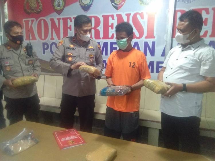 Polisi Sita 10 Kg Ganja dari Bandar di Tembung