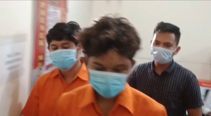 Driver Ojol Dikeroyok 2 Pemuda Viral