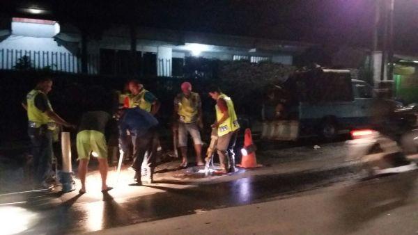 Respon Warga, PDAM Tirta Pakuan Bogor Perbaiki Pipa Bocor 
