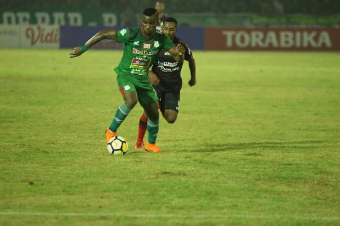 Dipermalukan Persipura, PSMS Terjerembab ke Dasar Klasemen