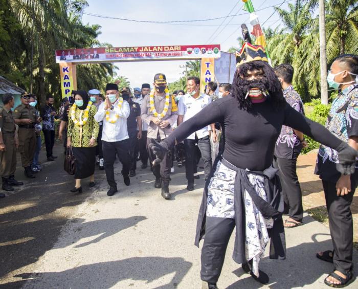 Bupati Labuhanbatu Hadiri Lounching Kampung Tangguh Bumi Nusantara Ikabina Enpabolo
