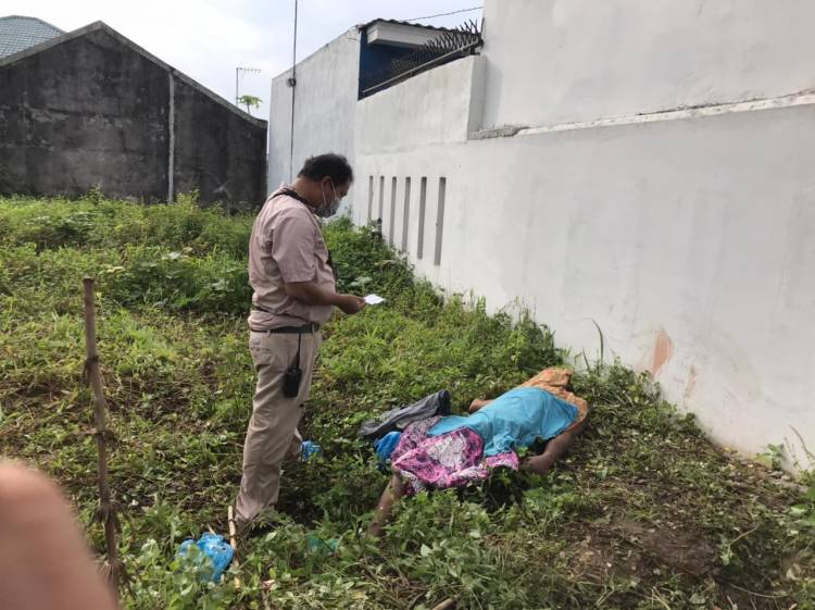 Mayat Pria Diduga Korban Pembunuhan Ditemukan di Lahan Kosong