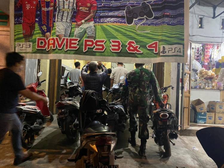 Ops Yustisi PPKM Darurat, Polsek Patumbak Razia Cafe dan Warnet