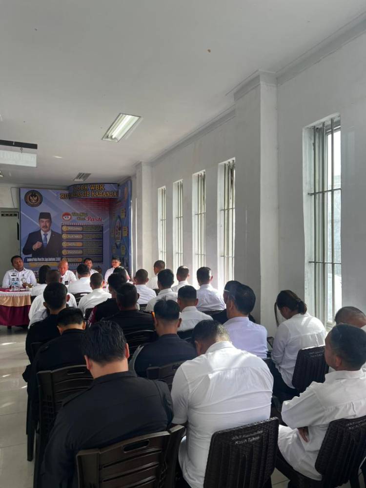 Kepala Rutan Kelas II B.Kabanjahe Pimpinan Rapat Evaluasi Kinerja