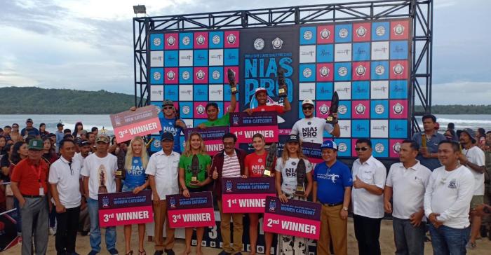 Pemuda Bali Juarai World Surf League Nias Pro 2018