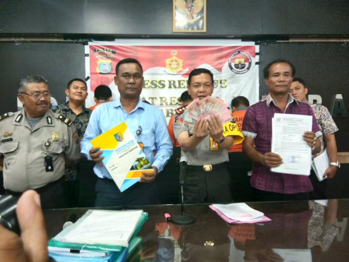Pegawai Inspektorat Terjaring OTT Bersama Kades