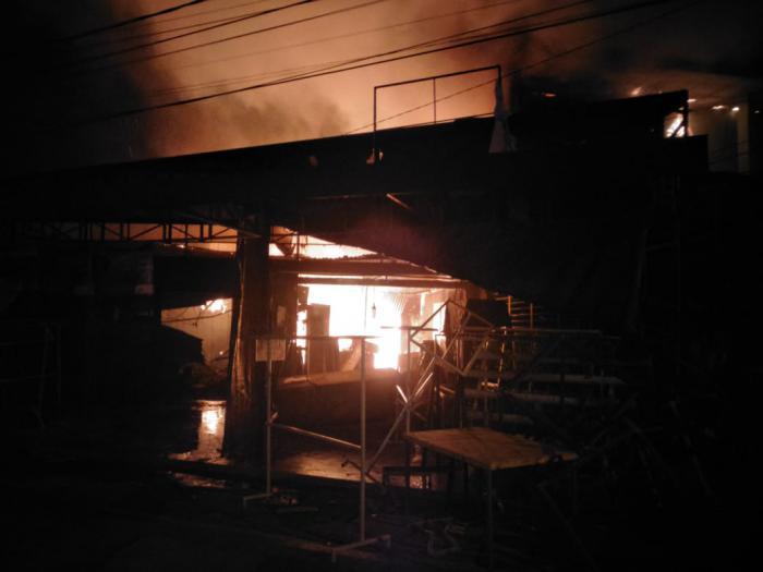 Warnet dan Toko Meubel di Setia Budi Terbakar 