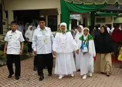 Wabup Asahan Melepas 2 Jamaah Haji Kuota Tambahan