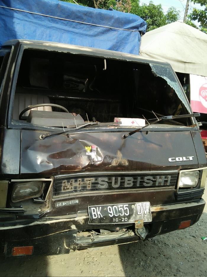 Satu Keluarga Dihantam L300, Ayah Kritis, Adik Tewas 