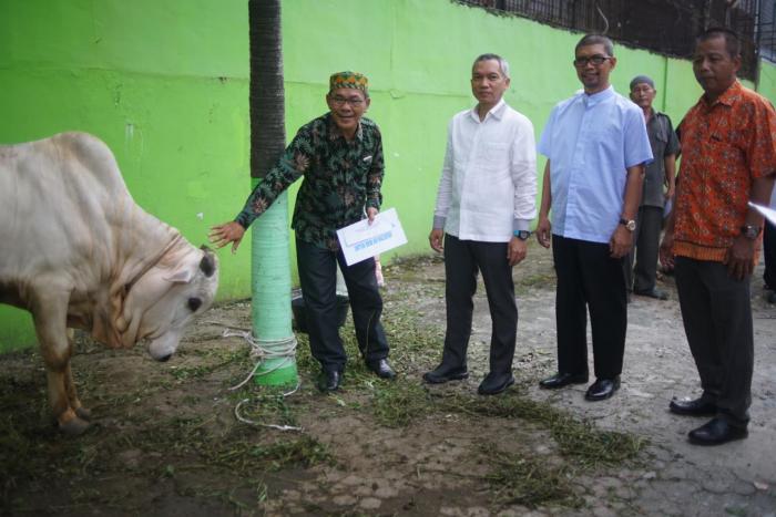 PDAM Tirtanadi Sumbang 21 Ekor Hewan Qurban ke Masyarakat Sekitar Sumber Air