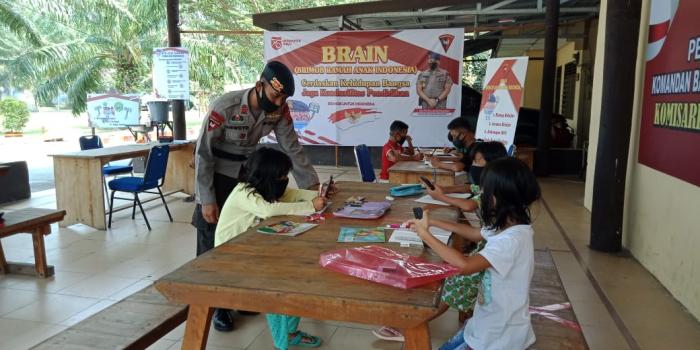 Cerdaskan Anak Bangsa di Tengah Pandemi, Brimob Sumut Sediakan WIFI Gratis