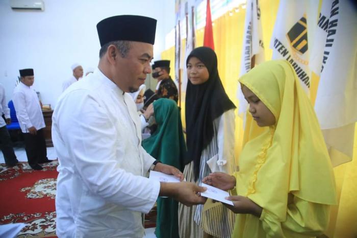 Bupati Labuhanbatu Santuni 98 Anak Yatim di Sei Tampang