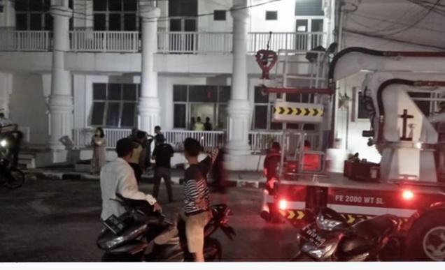 Kantor Bupati Labuhanbatu Terbakar