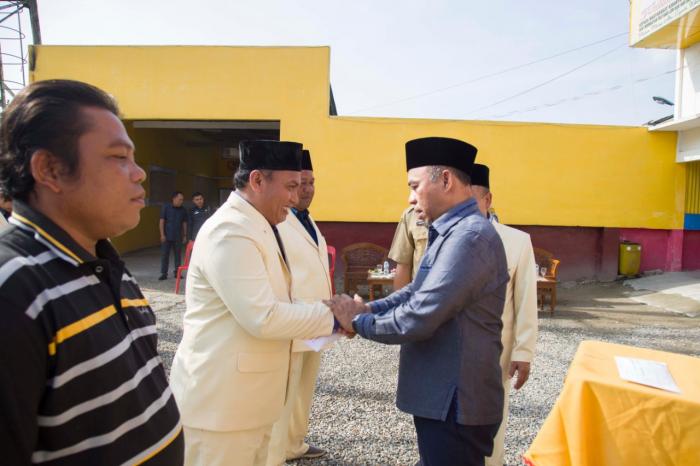 Bupati Labuhanbatu Bantu Karyawan PDAM Korban Kebakaran 
