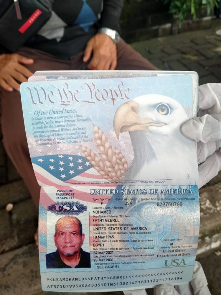 Warga Amerika Positif Covid-19 Datangi Pos Penyekatan