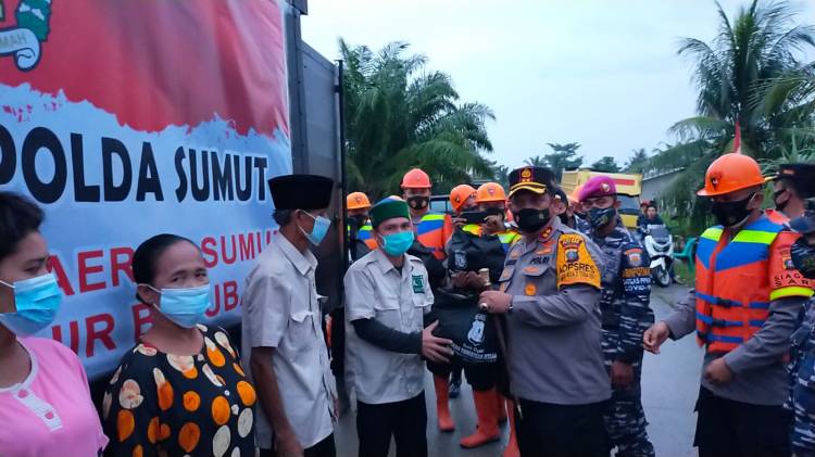 Korban Banjir di Batubara dapat Bantuan 1.000 Paket Sembako