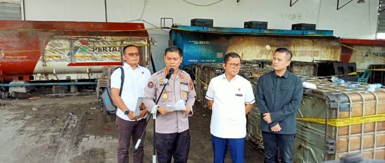 Polda Sumut Gerebek Gudang dan Amankan  21 Ton Solar Bersubsidi di Desa Helvetia