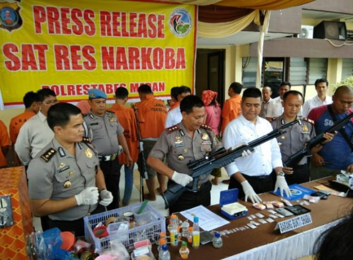 Kampung Narkoba di Kutalimbaru Digerebek