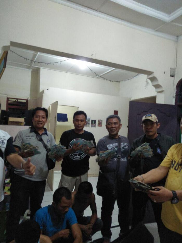 Sim Palsu, Libatkan Oknum Polisi