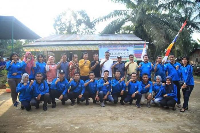 Bupati Tanam Pohon Manggis Bersama Rektor Universitas Labuhanbatu 