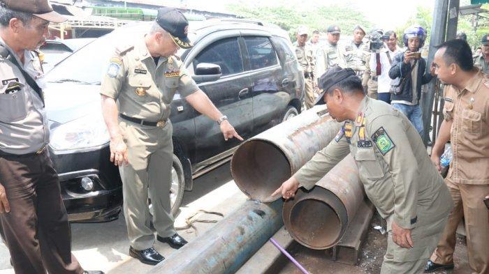 Satpol PP Tertibkan PK5 dan Pedagang Besi di Jalan Mahkamah 