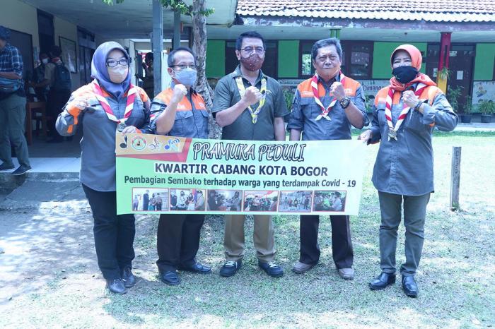 Abdimas Kwarcab Pramuka Kota Bogor Berbagi di SMP Mutiara Kartini 