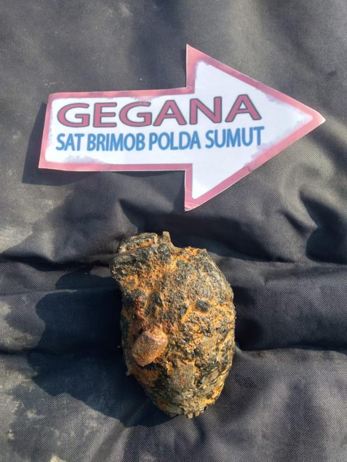 Pemancing Temukan Granat Nanas di Desa Naga Kesiangan 