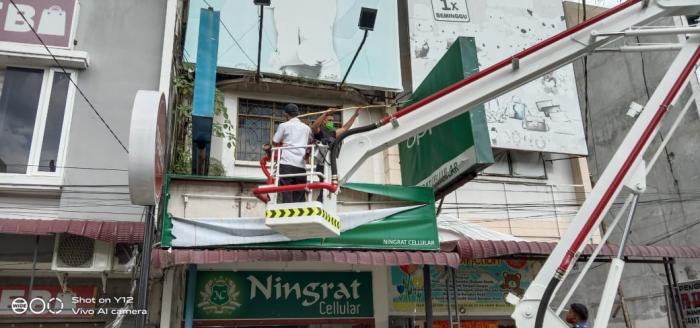 Bappenda Tertibkan Baliho Tidak Bayar Pajak