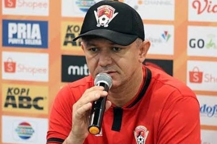 Mario Gomes de Oliviera Resmi Jadi Pelatih PSMS 