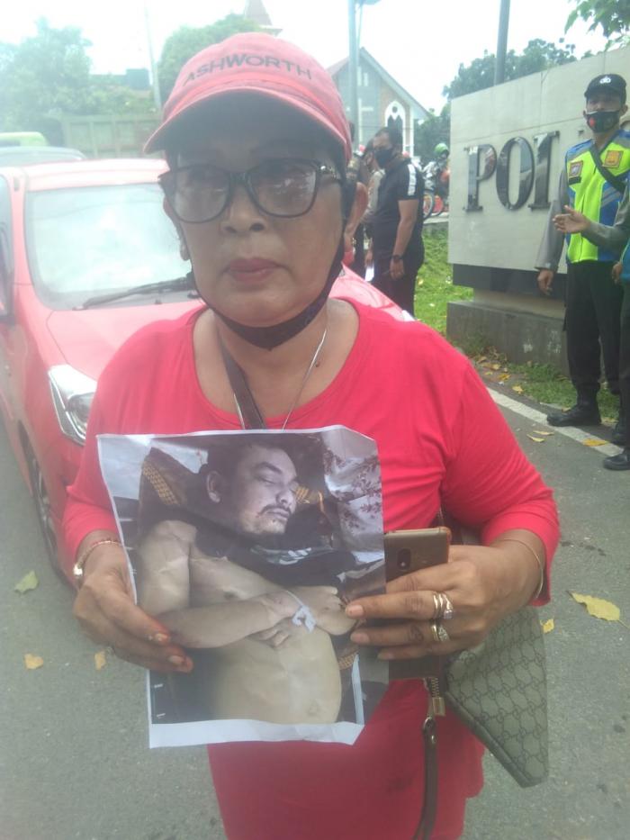 Keluarga Terduga Narkoba Tewas Unjuk Aksi di Mapoldasu 