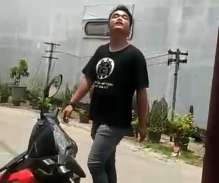 Oknum Preman Tantang Polisi