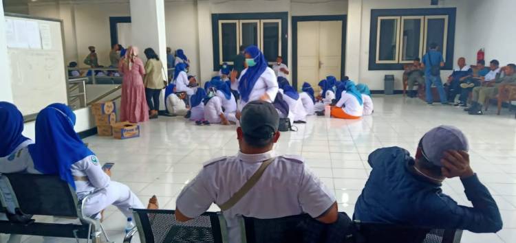 Ratusan TKS RSU Datangi DPRD Pertanyakan Kesempatan Ikut Seleksi PPPK Tenaga Kesehatan