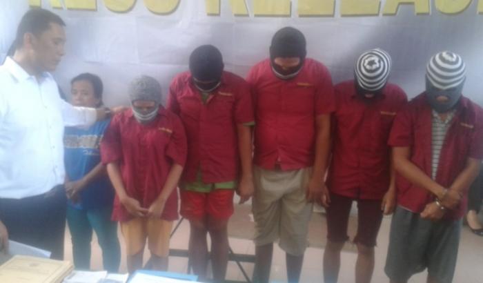 Ay4h P3rk0s4 An4k Kandung Selama Lima Tahun