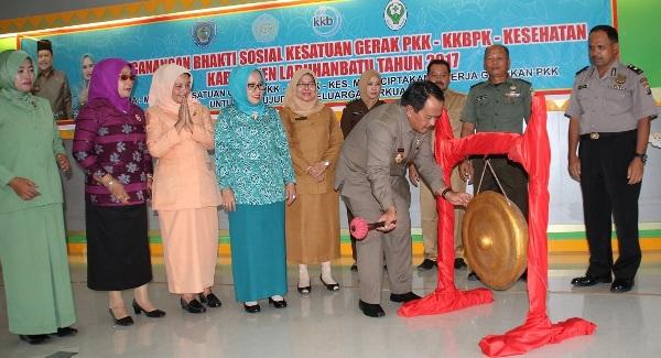 PEMKAB LABUHANBATU CANANGKAN BHAKSOS PKK-KKBPK 2017