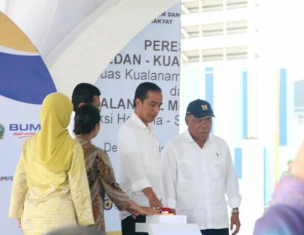 Jokowi Resmikan Jalan Tol Kualanamu-Sei Rampah